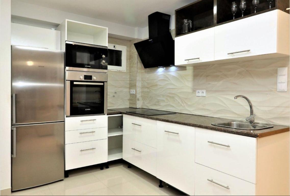 Levante Beachfront Luxury Apartment Benidorm Bagian luar foto