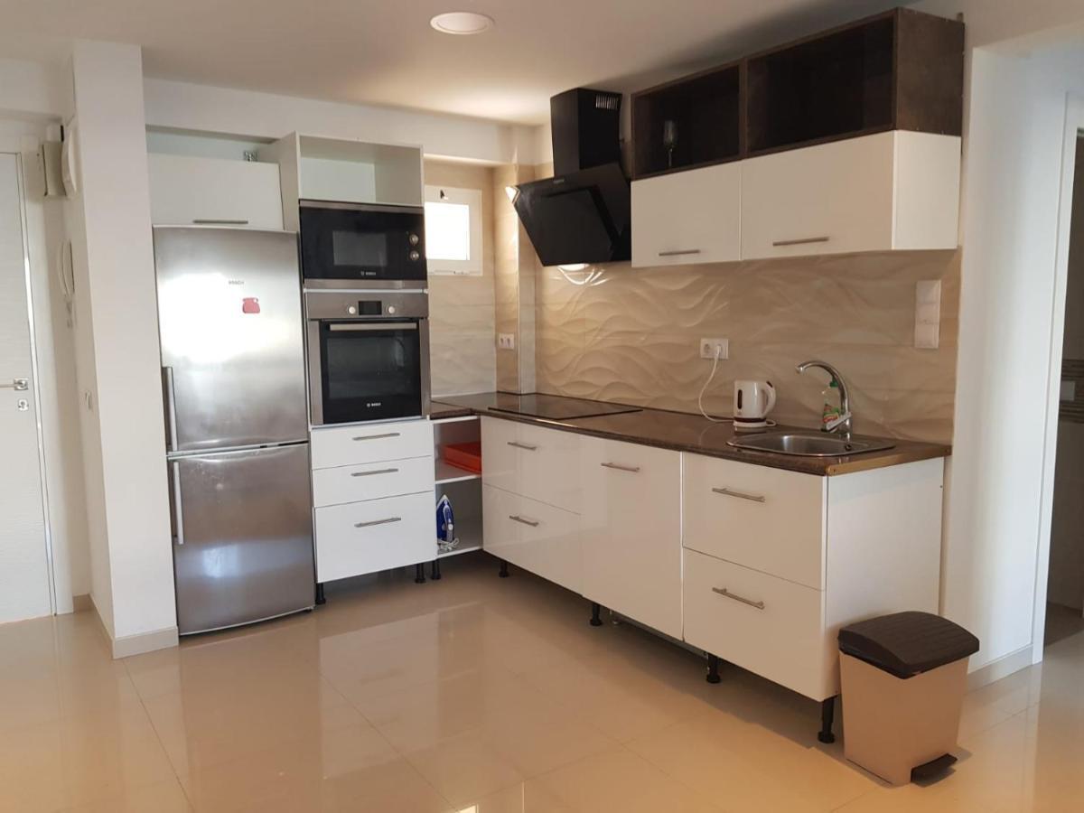 Levante Beachfront Luxury Apartment Benidorm Bagian luar foto
