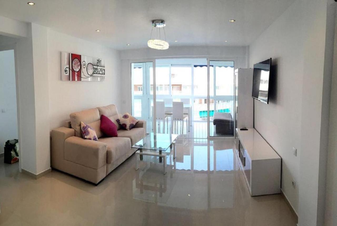 Levante Beachfront Luxury Apartment Benidorm Bagian luar foto