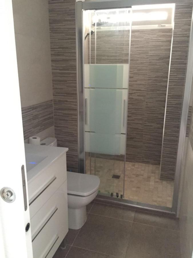 Levante Beachfront Luxury Apartment Benidorm Bagian luar foto