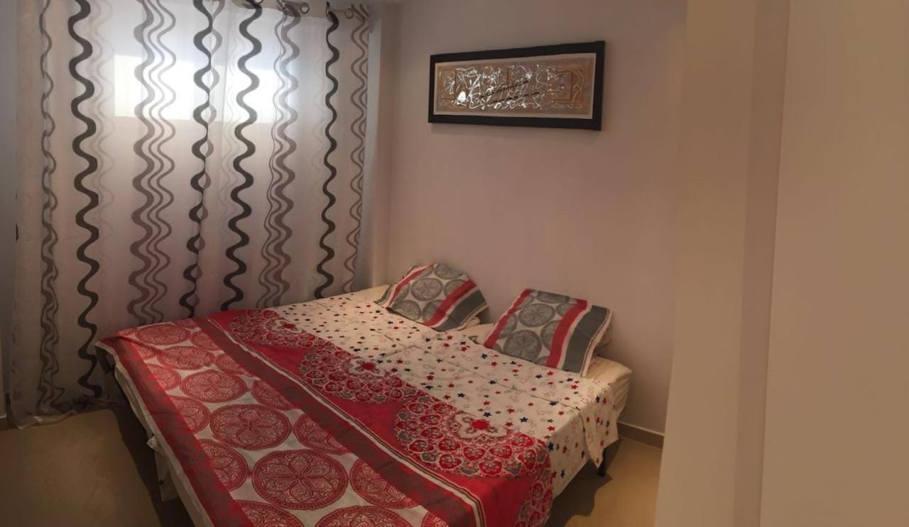 Levante Beachfront Luxury Apartment Benidorm Bagian luar foto