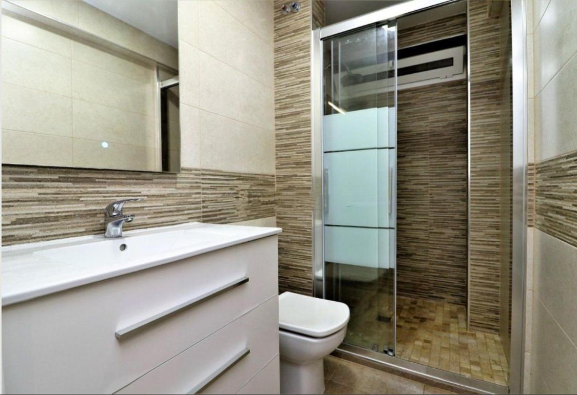 Levante Beachfront Luxury Apartment Benidorm Bagian luar foto